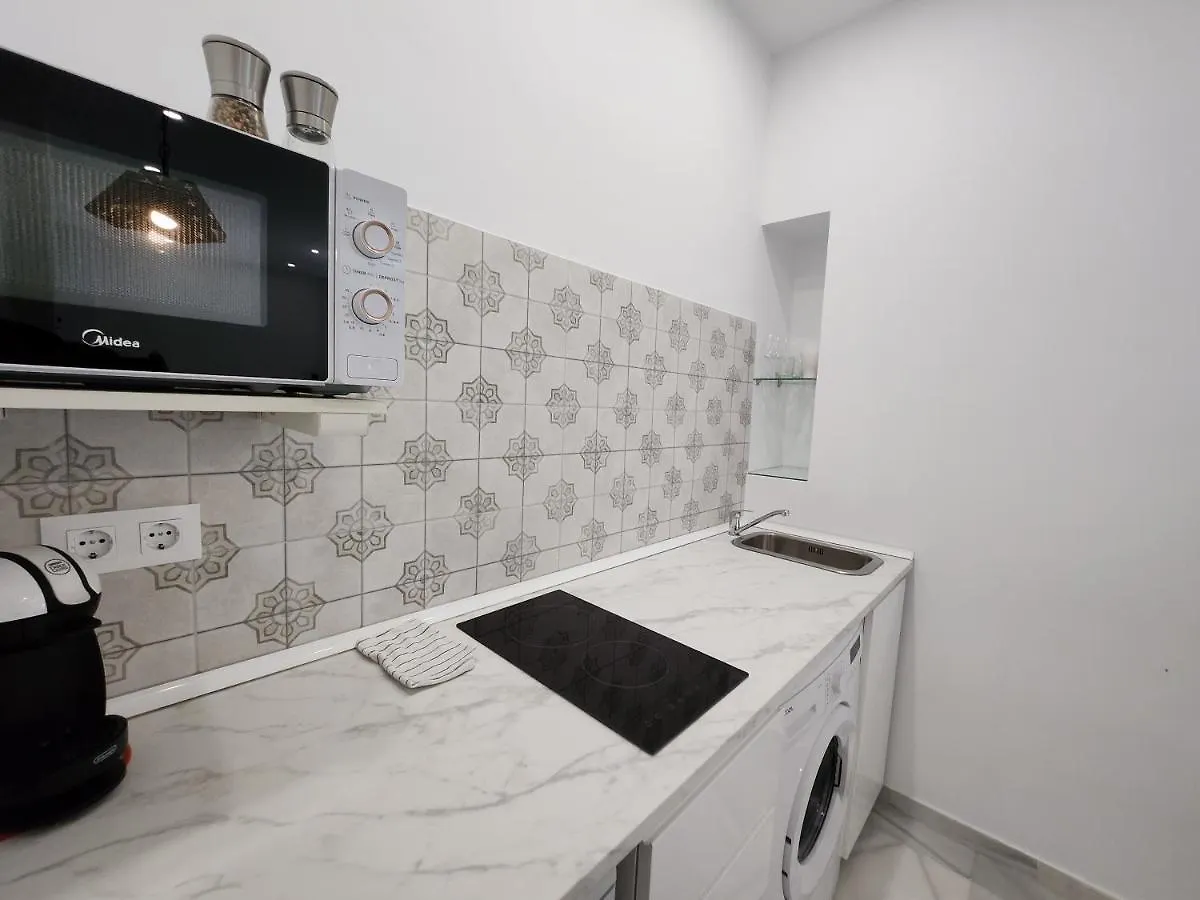 Allo Apartments 